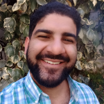 this picture shows the owner of the blog smiling, welcoming you to read